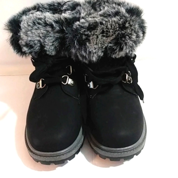 JESSICA CARLYLE GIRLS MOTO BOOTS BLACK FUR ANKLE BOOTS SIZE 2 NWOT - Picture 6 of 7